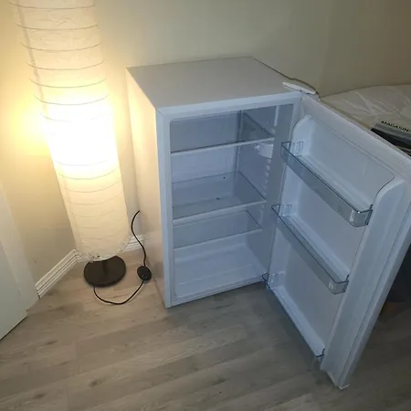 Koselig I Sentrum 5 Soveplasser Gratis Parkering Og Gratis Internett بيت شباب نارفيك